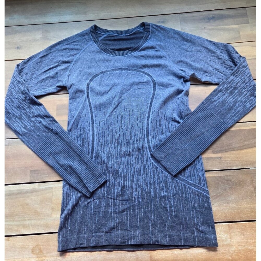 Lululemon Run: Swiftly Tech Long Sleeve CrewHeathered Deep Navy, sz 8